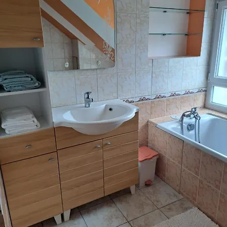 Maison 2 - Canal - Vilaine بيت للعطل